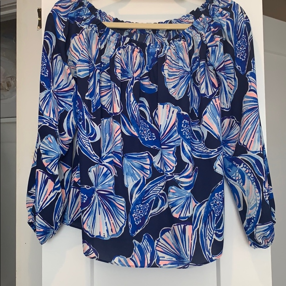 Lilly Pulitzer off the shoulder shirt size medium